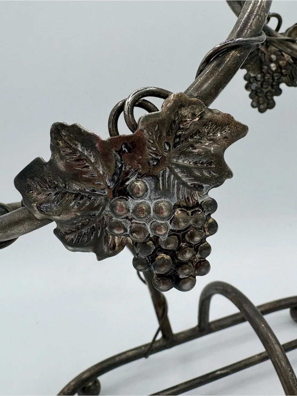 Vintage Grapevine Double Wine Bottle Holder Silver Tone Metal Caddy